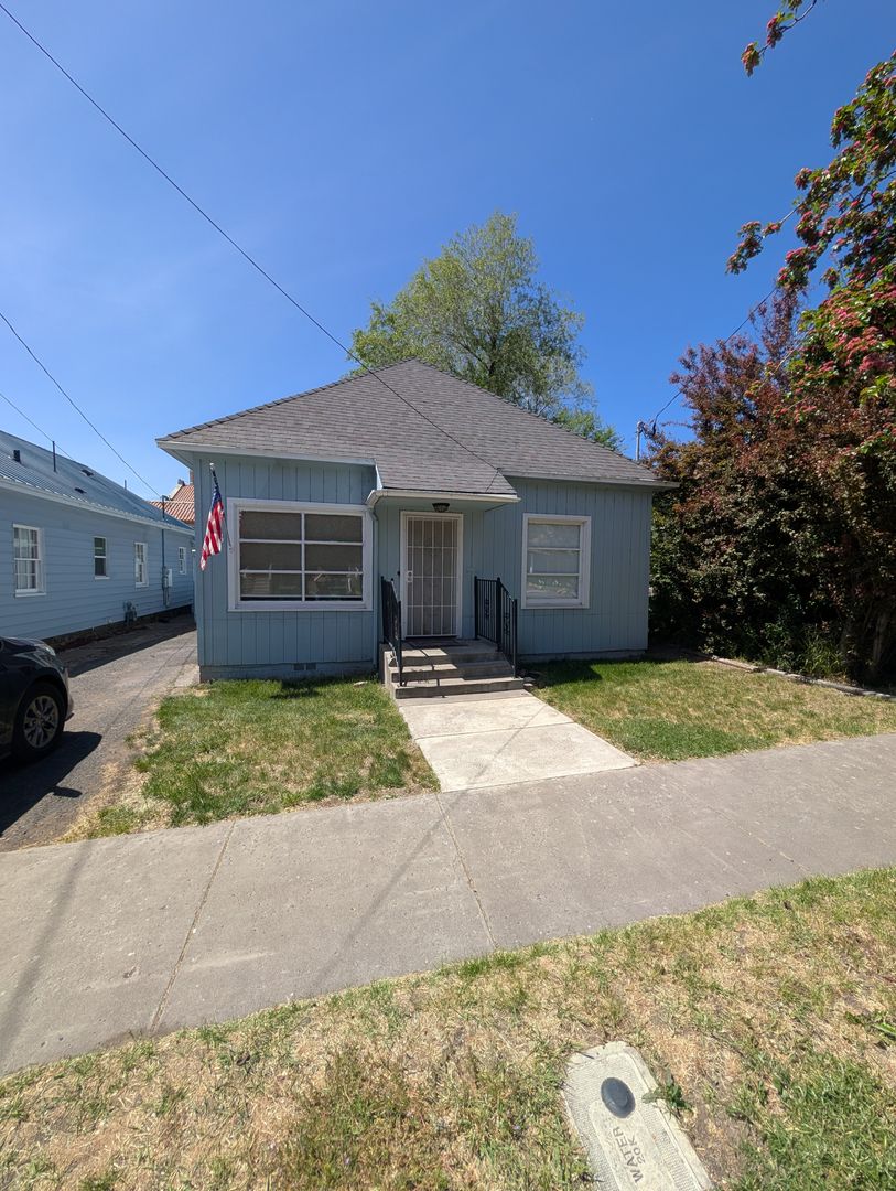 Klamath Falls House: 318 N 9th
