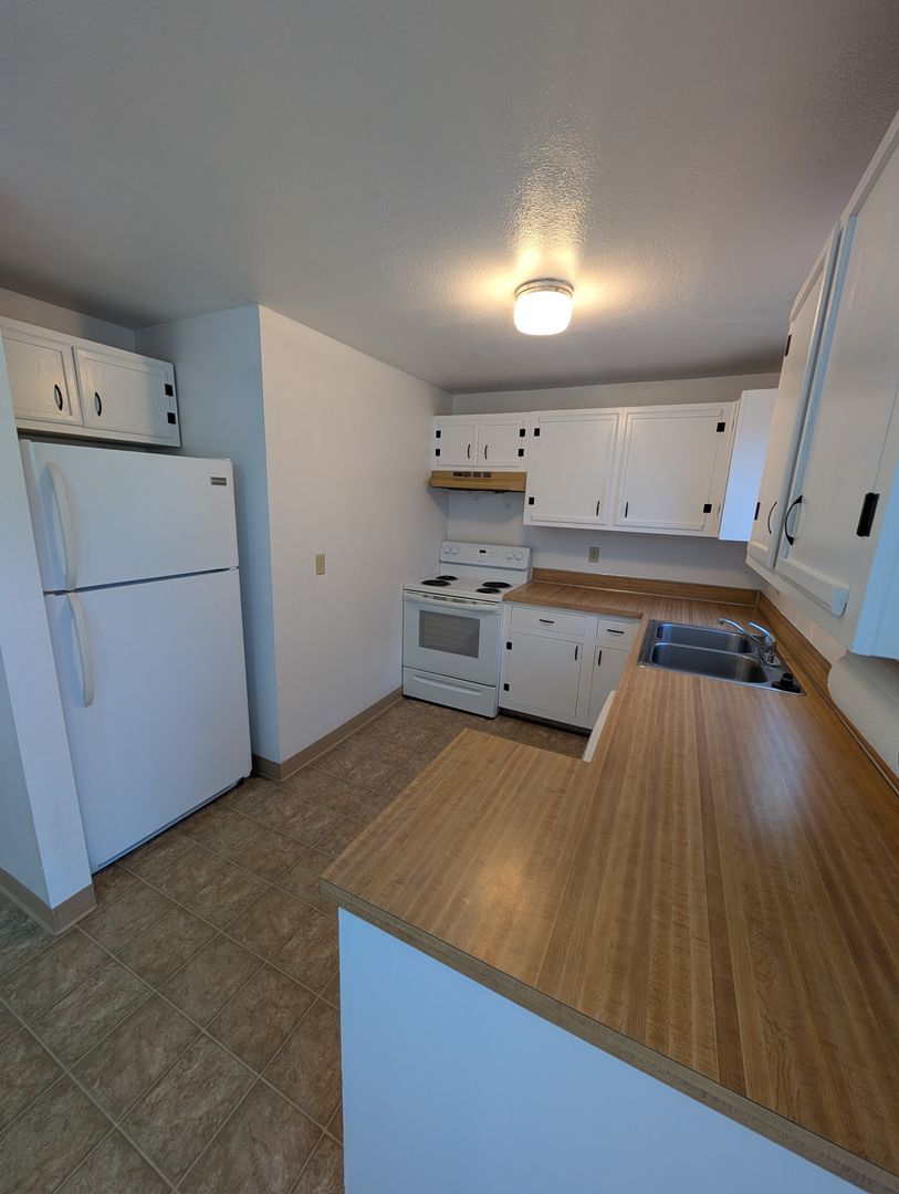 Klamath Falls Apartment: 42-54 Nevada Street