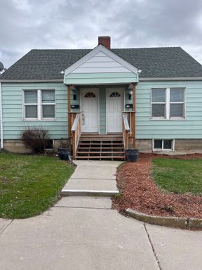 1 Bed 1 Bath duplex – photo 1