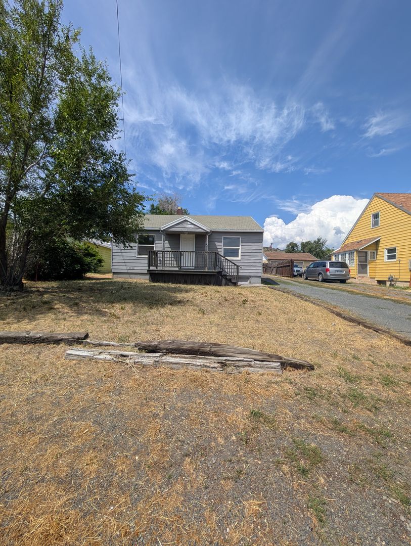 Klamath Falls House: 1912 Laurel St