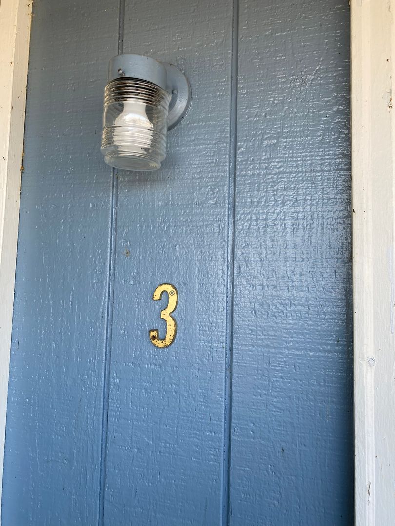 Klamath Falls Apartment: 542-608-624 Riverside Drive