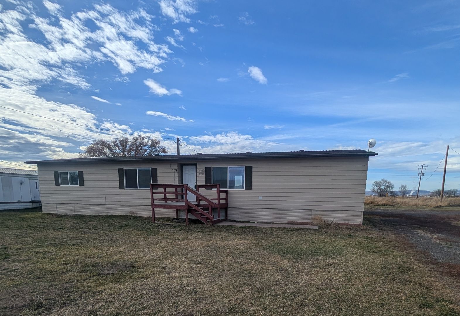 Klamath Falls House: 8216 Homdedale Rd