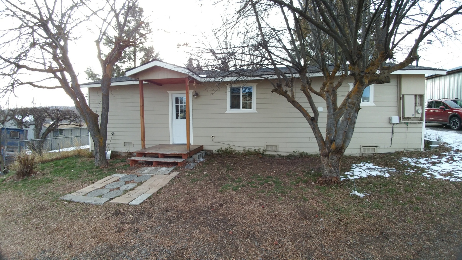 Klamath Falls House: 2407.5 Holabird Ave