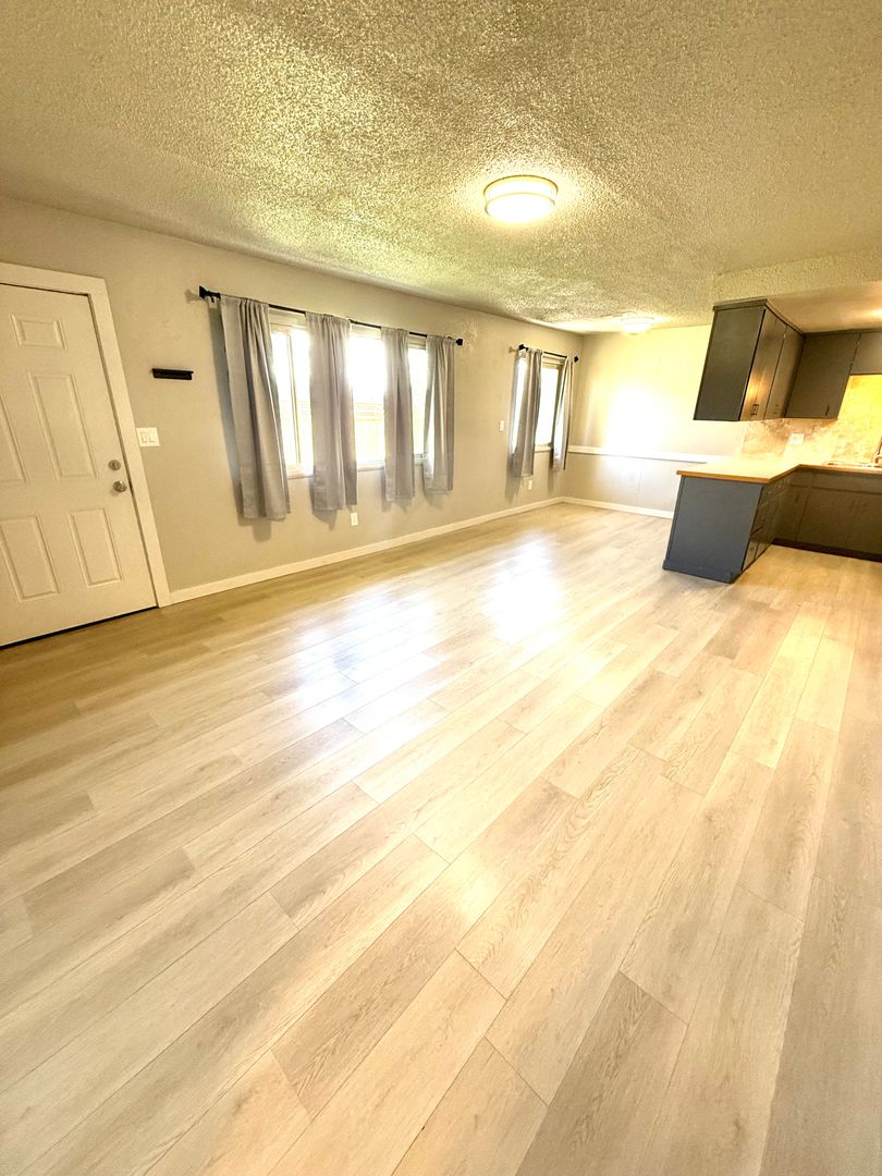 Klamath Falls Apartment: 2419-2421 Union Ave