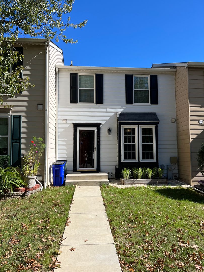 Elkridge Townhome: 6066 Rock Glen Dr