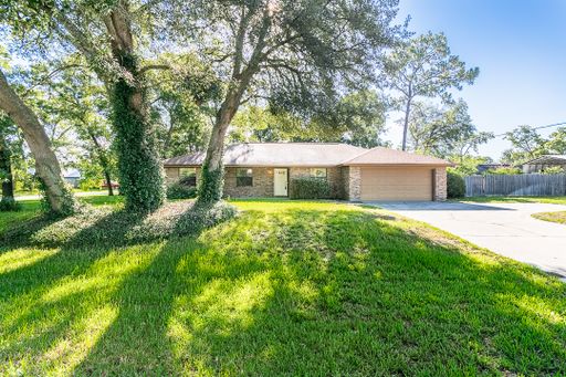 3/2 POOL Home in Julington Country Club Estates! – photo 1