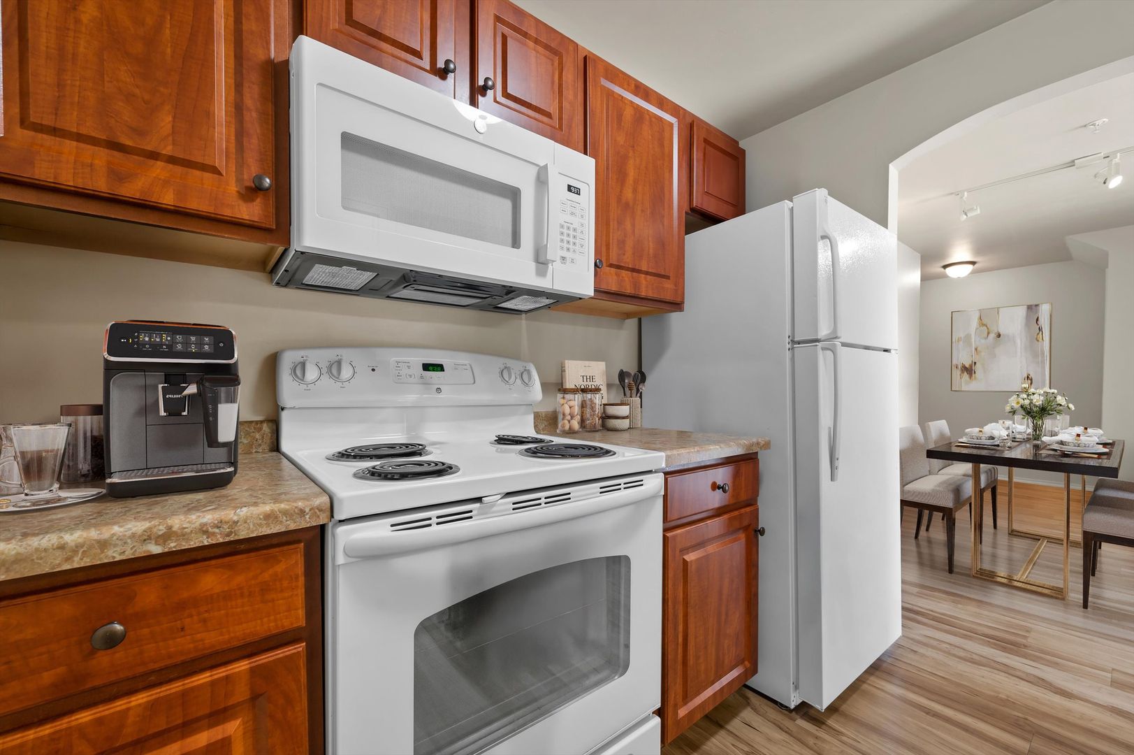 Pewaukee Apartment: N25W24200 - 333 River Park Dr