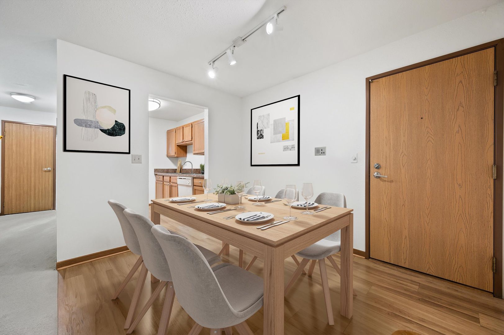 Menomonee Falls Apartment: White Oak Cr