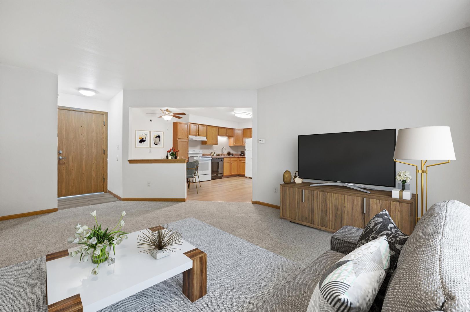 Hartland Apartment: 4830-4900 Easy St