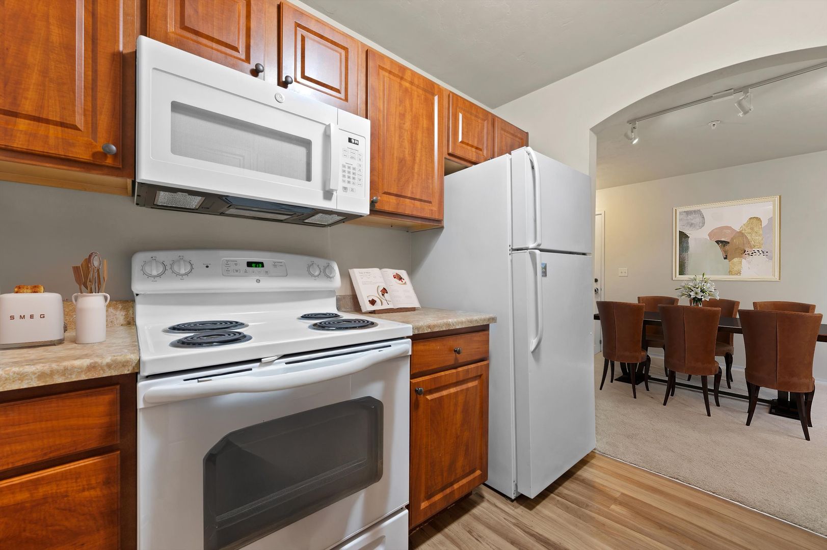 Pewaukee Apartment: N25W24200 - 333 River Park Dr