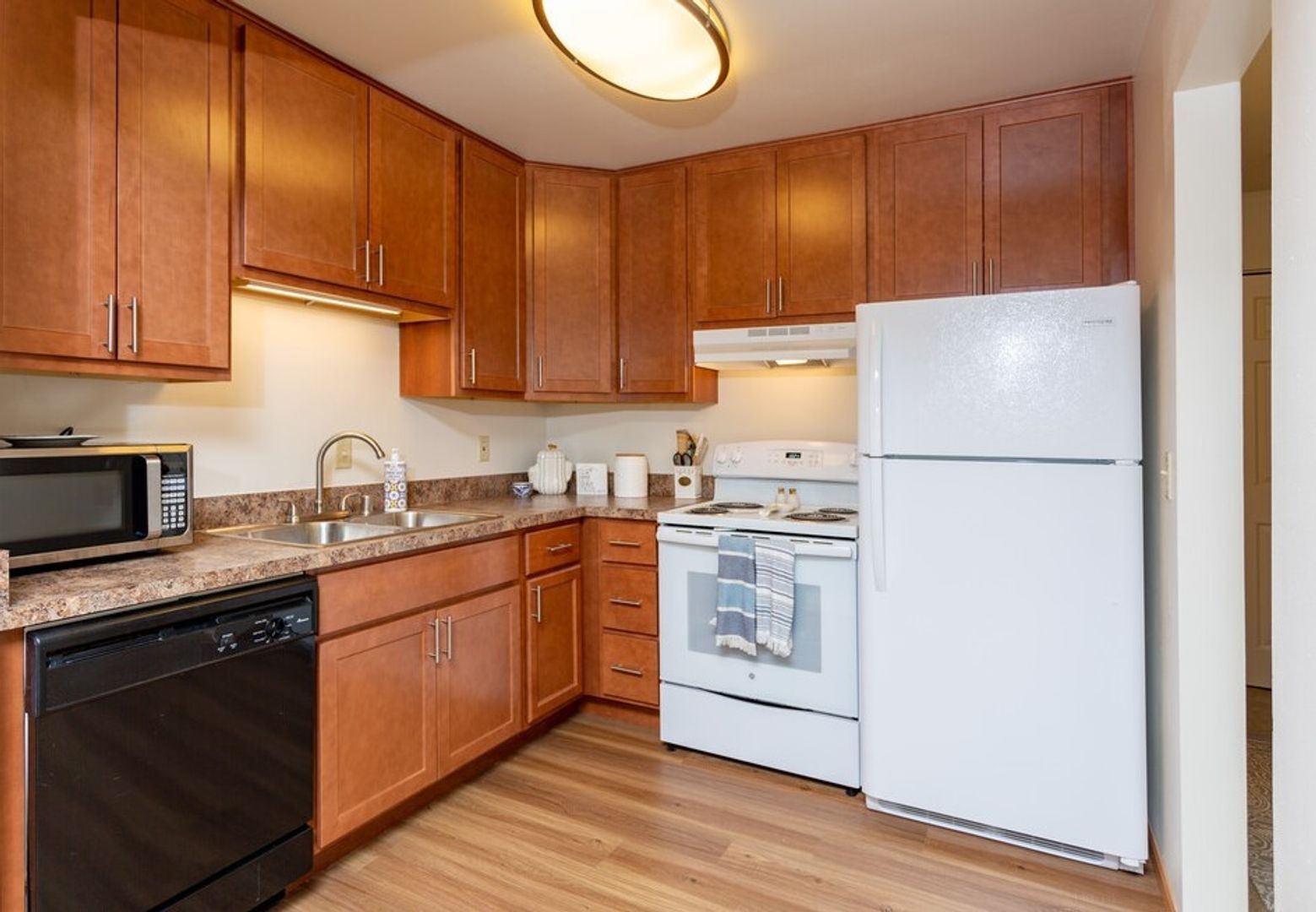 Menomonee Falls Apartment: W159N8311-8388 Apple Valley Dr. & W158N8398 Steven Mack Dr.