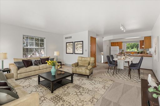 Menomonee Falls - Apple Valley Apts - Gorgeous 2 Bedroom, 2 Bath Townhome – photo 1