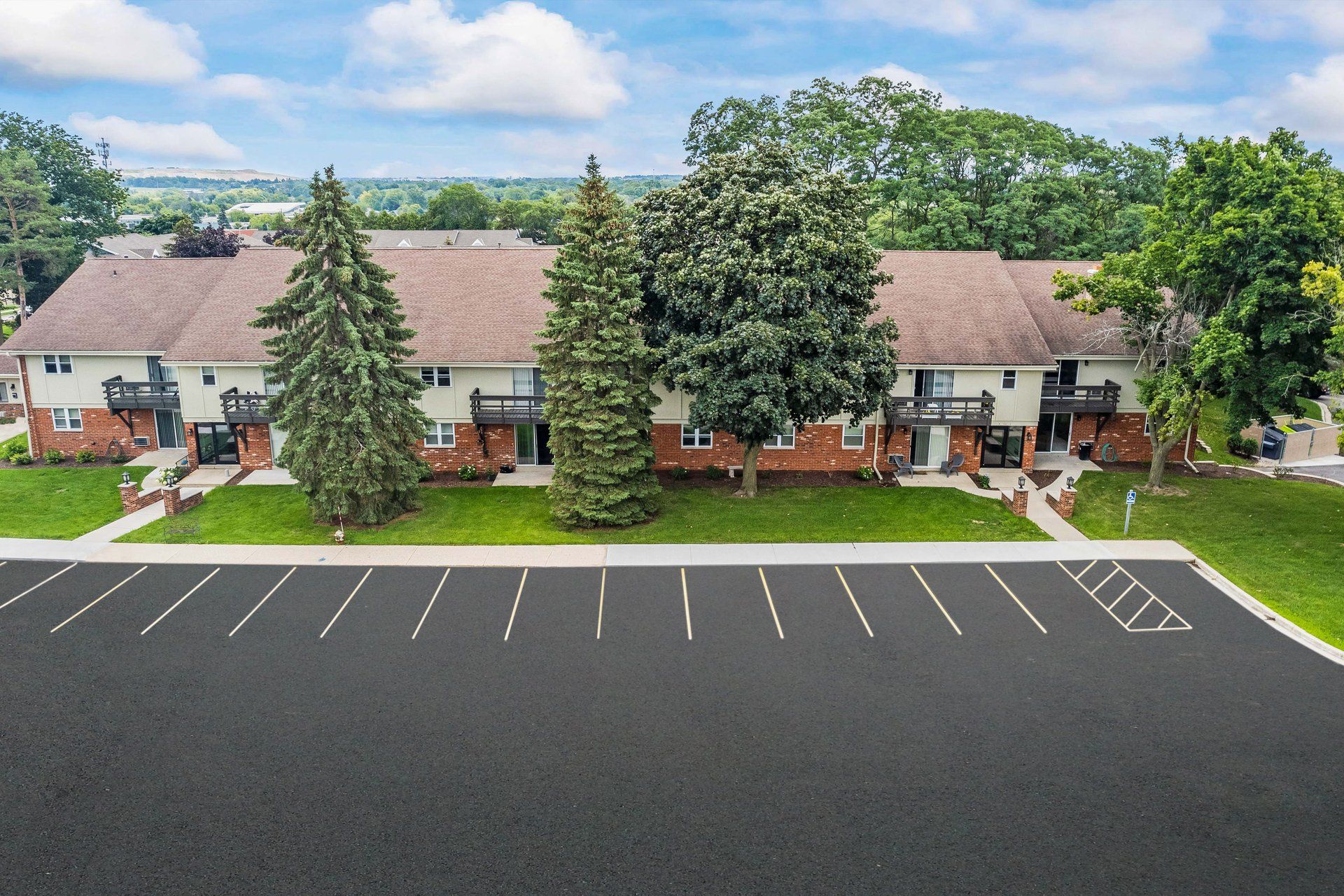 Menomonee Falls Apartment: W159N8311-8388 Apple Valley Dr. & W158N8398 Steven Mack Dr.