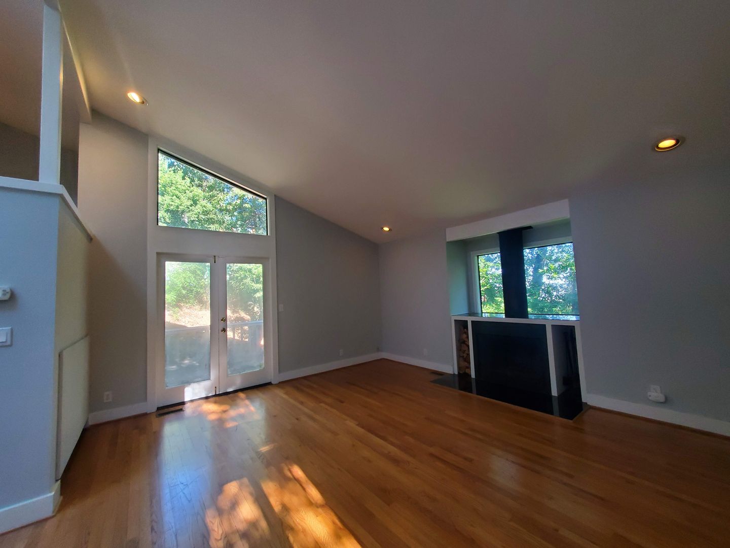 Corte Madera House: 710 Redwood Avenue