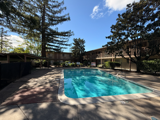 Spacious 2BR Apartment Near Downtown Santa Rosa & SRJC – photo 1