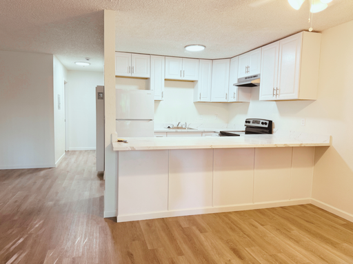 Garden Court Apartments – Renovated Homes with Patios/Balconies & $$Move-In Special – photo 1