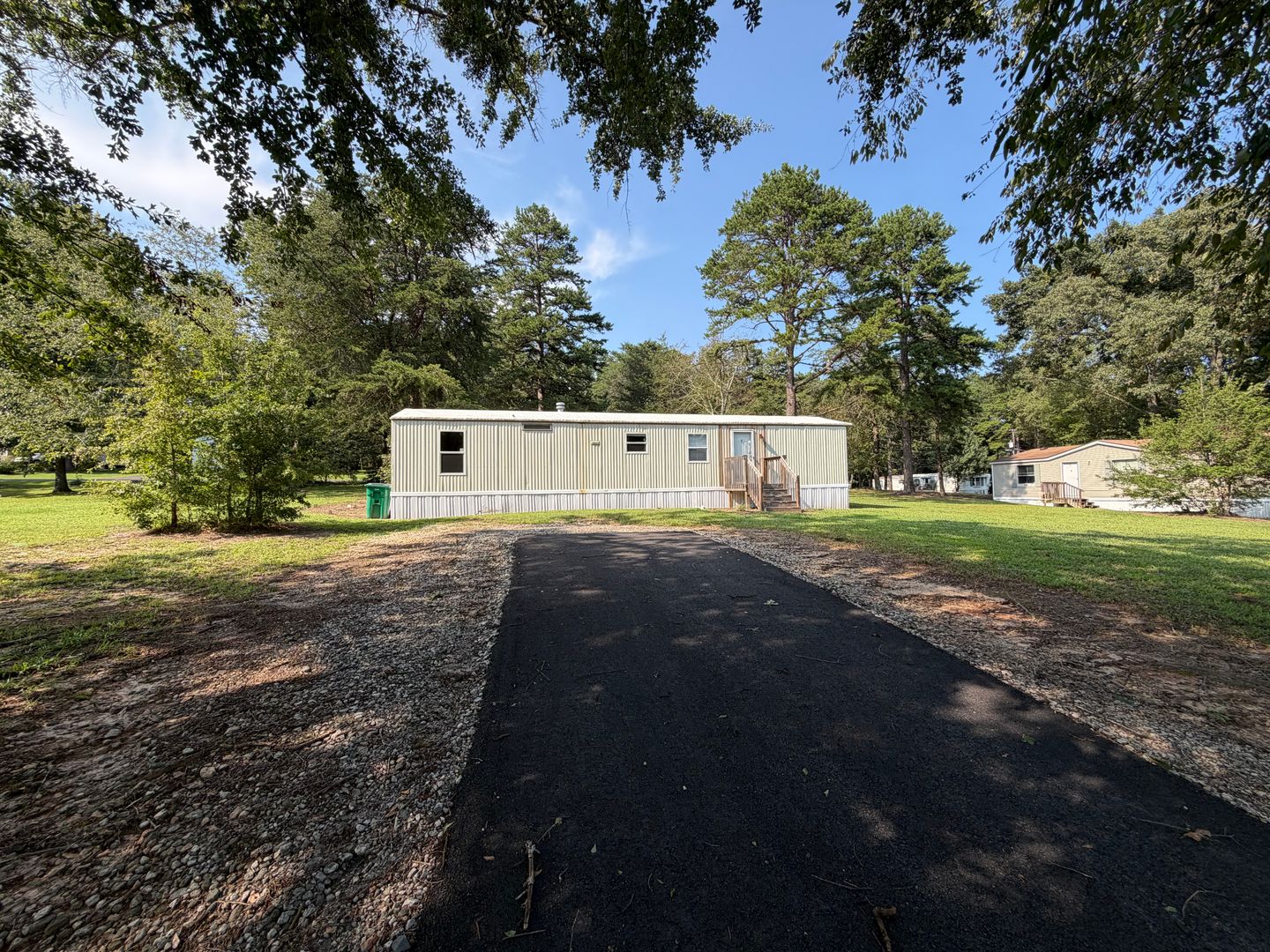 Greer Apartment: 3900 Lamplighter Dr.