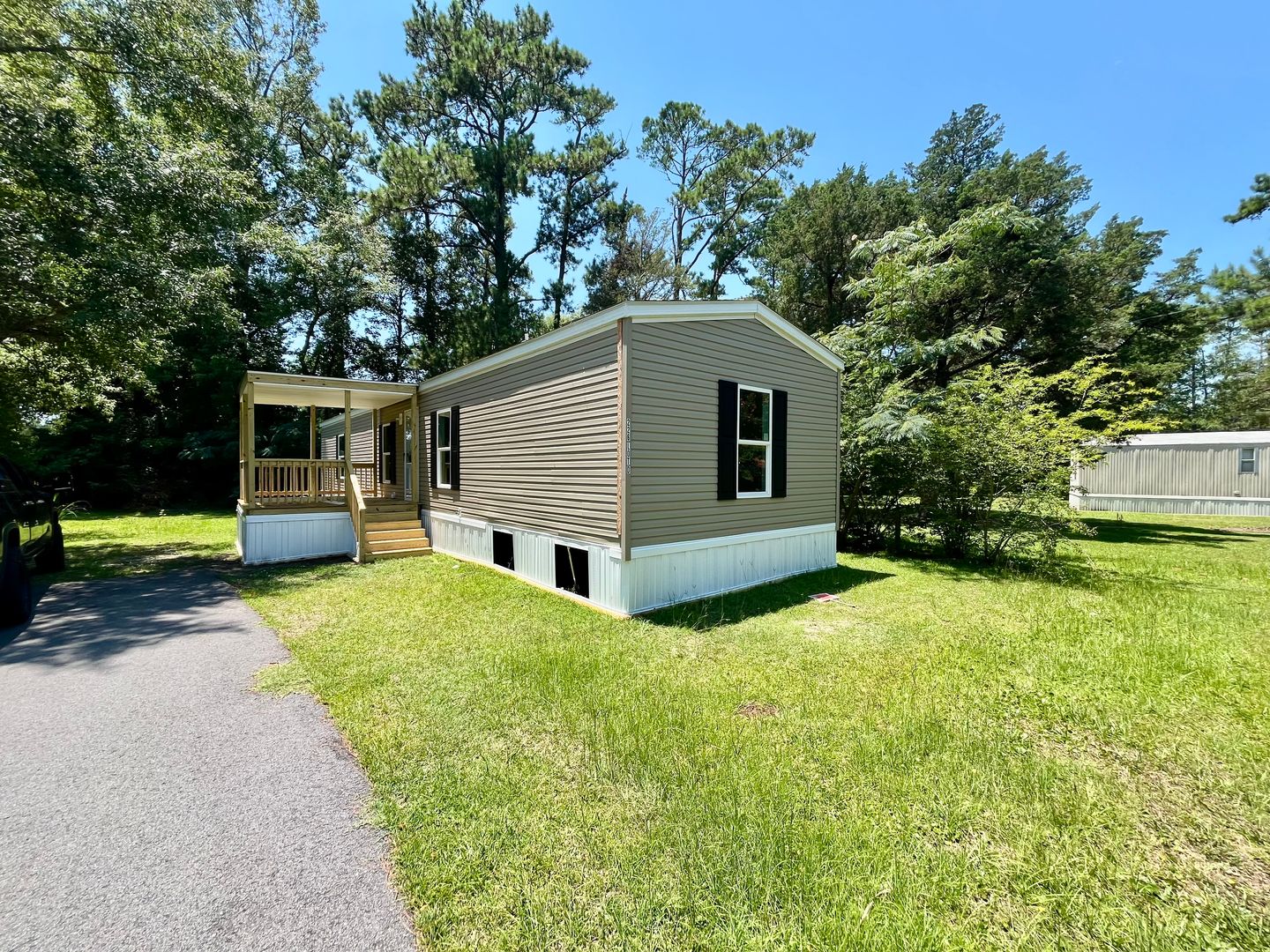 Newport Apartment: 226 Old Airport Road