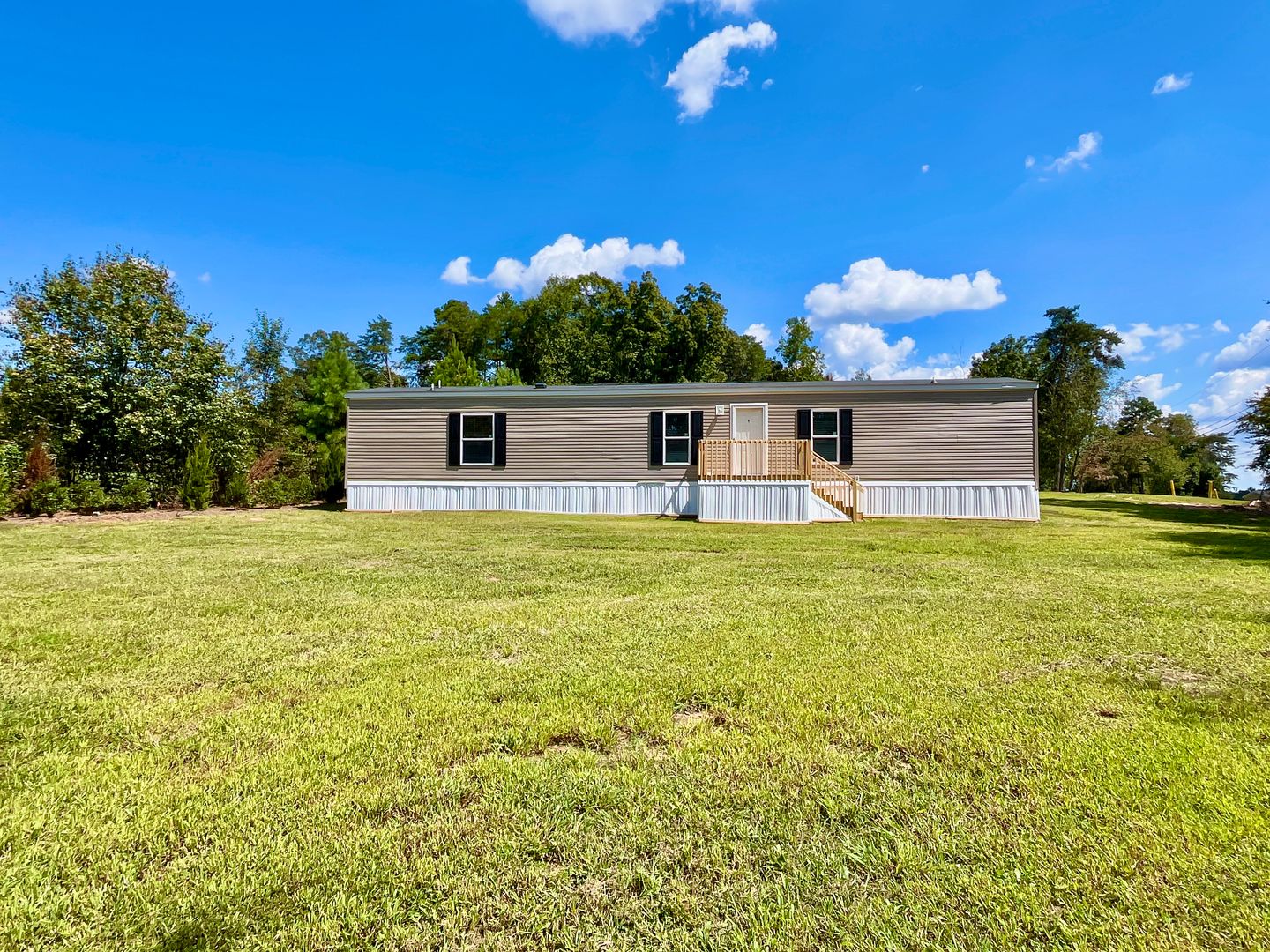 Greer Apartment: 3900 Lamplighter Dr.