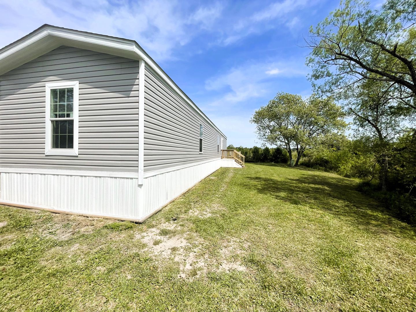 Newport Apartment: 515 Tom Mann Rd.