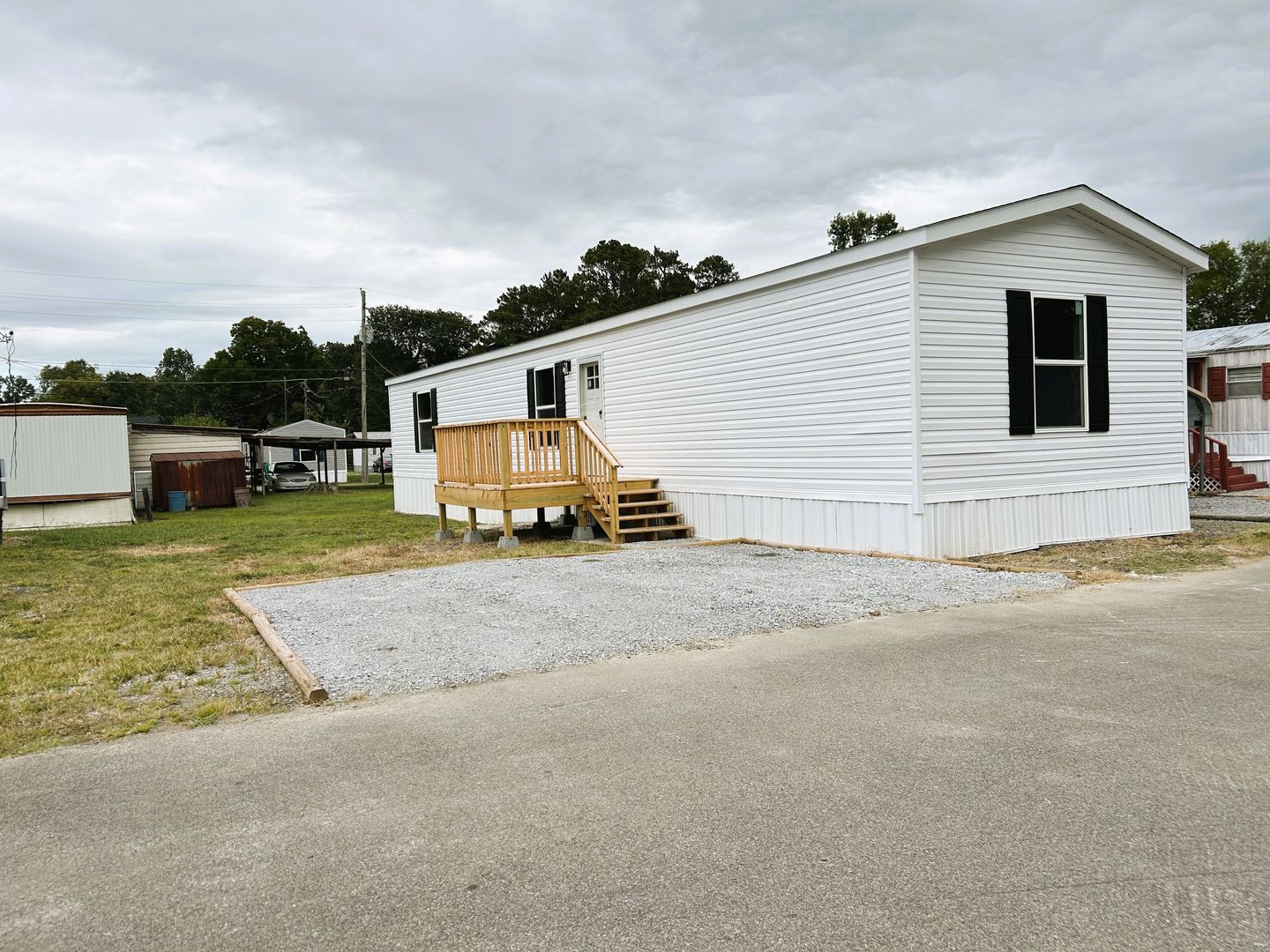 Rossville Apartment: 1007 Glentana Road