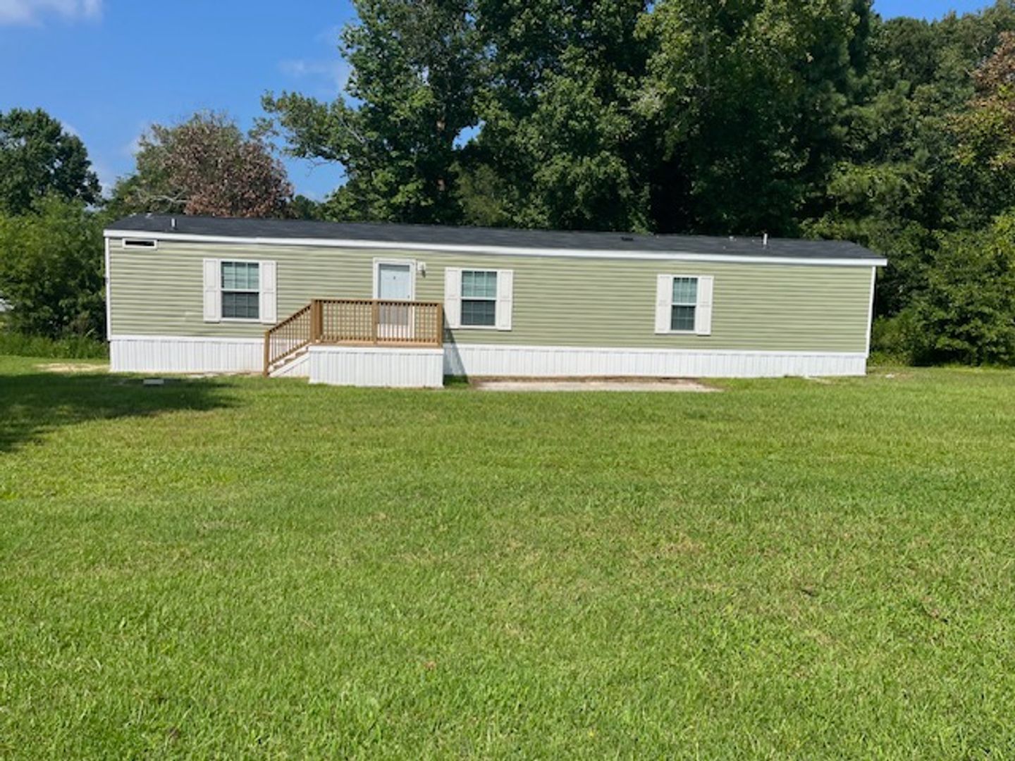 Newport Apartment: 515 Tom Mann Rd.