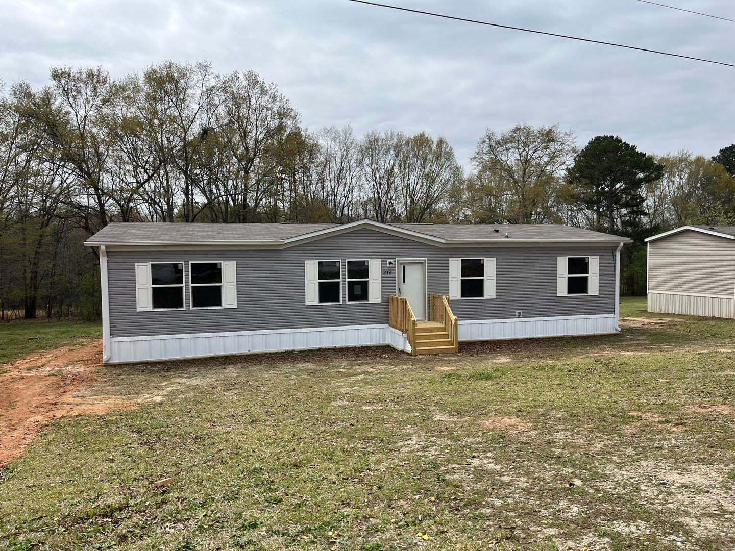 Greer Apartment: 3900 Lamplighter Dr.