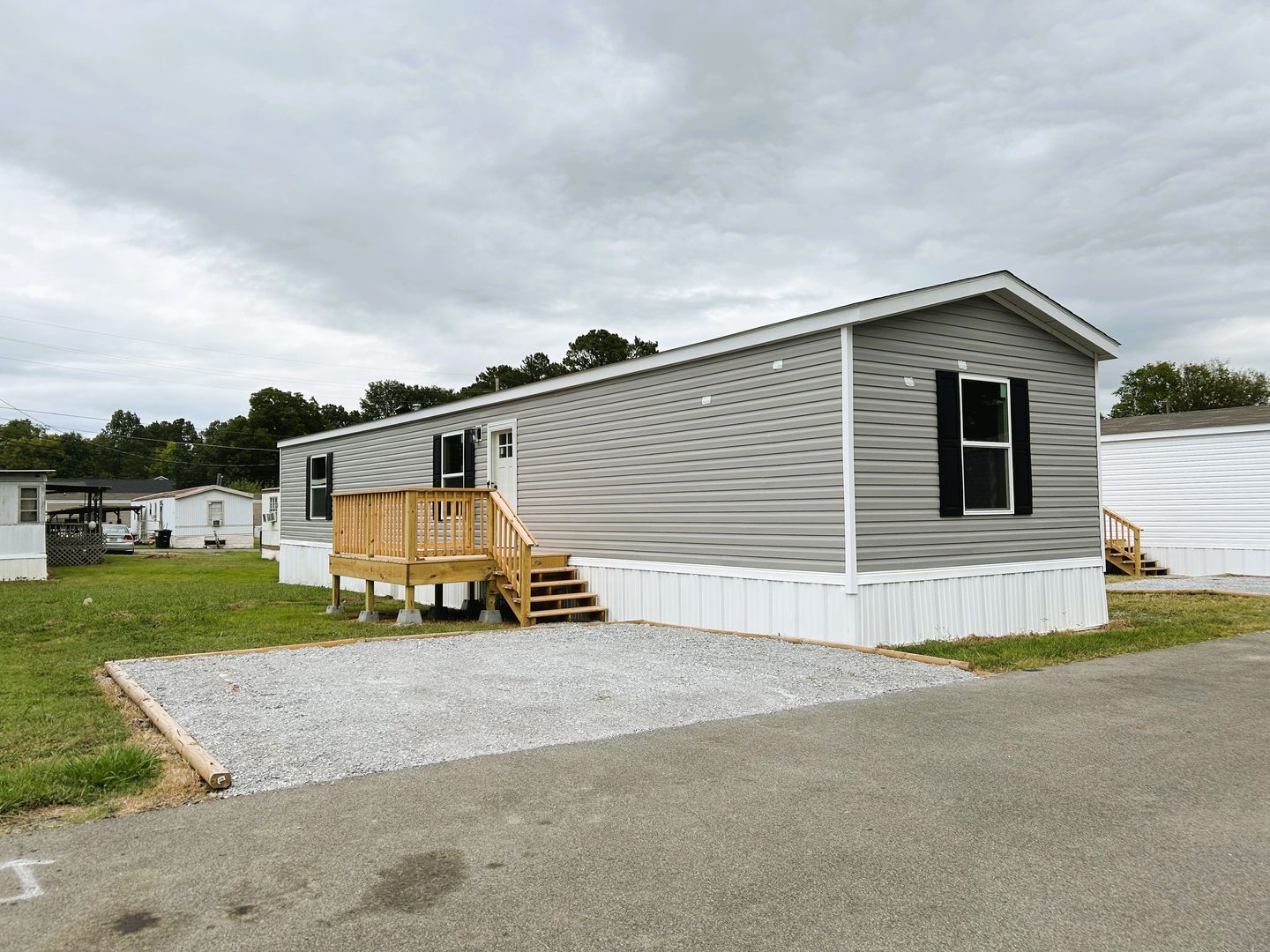Rossville Apartment: 1007 Glentana Road