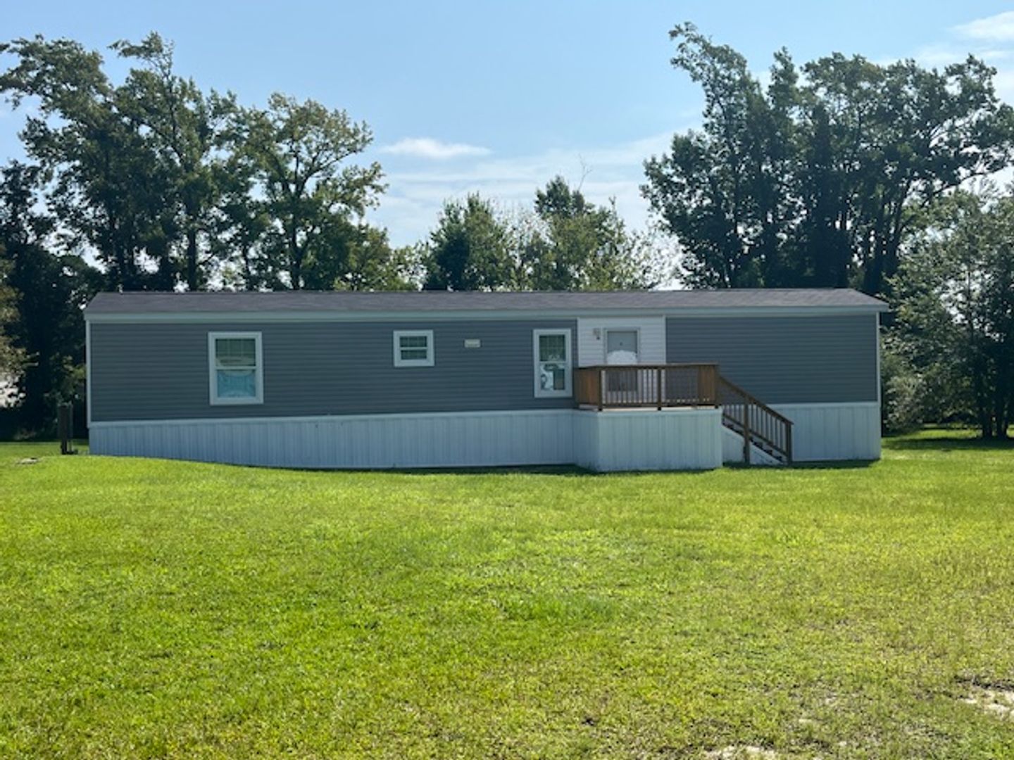 Newport Apartment: 515 Tom Mann Rd.