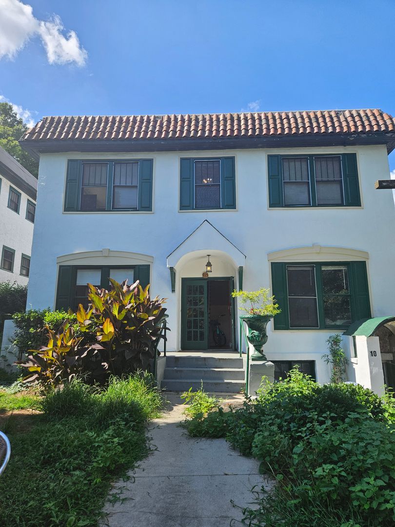 Atlanta Apartment: 909,915, and 919 Greenwood Ave NE