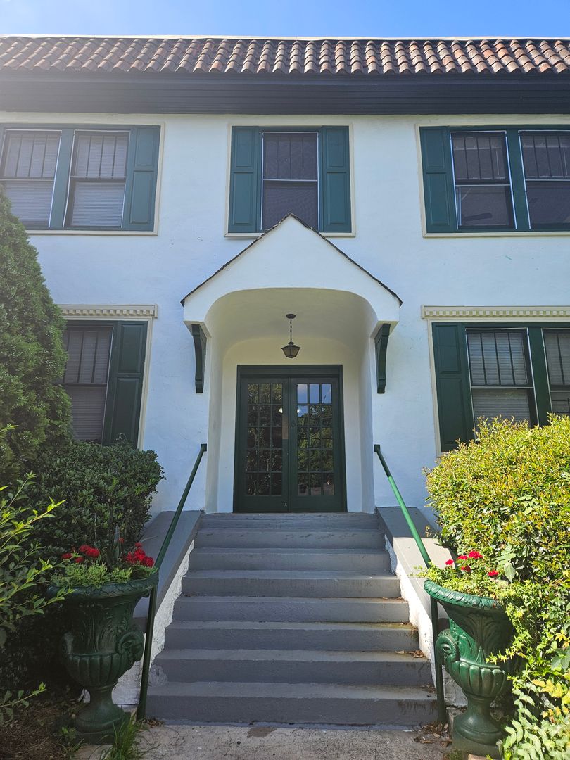 Atlanta Apartment: 909,915, and 919 Greenwood Ave NE