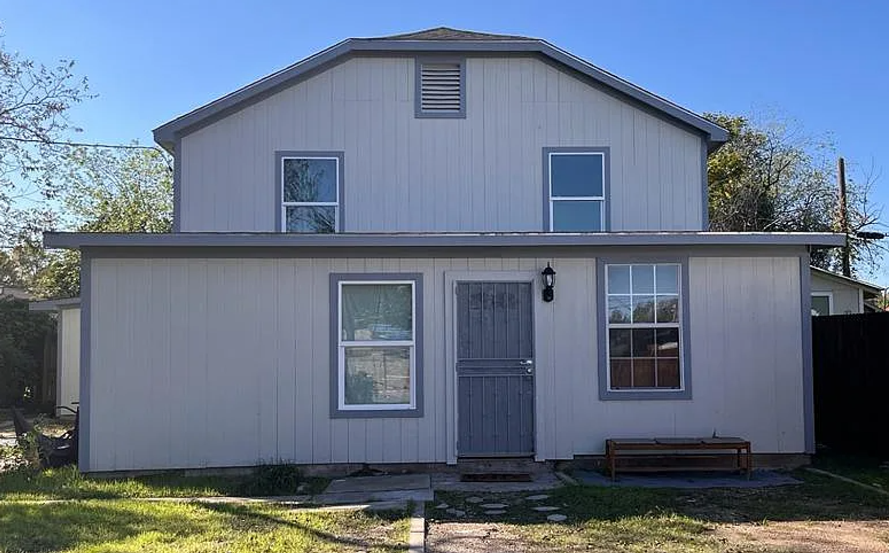 Dallas Apartment: 2523 Vernon