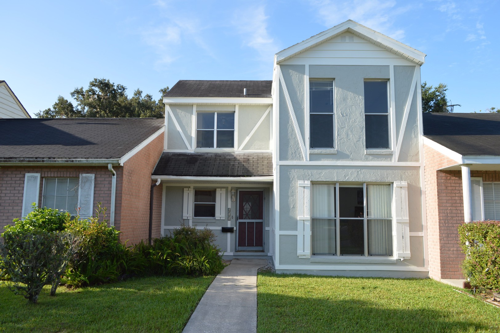 Leesburg House: 611 W Oak Ter