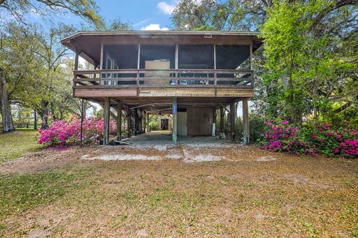 2 bed 1 bath on 6 acres
