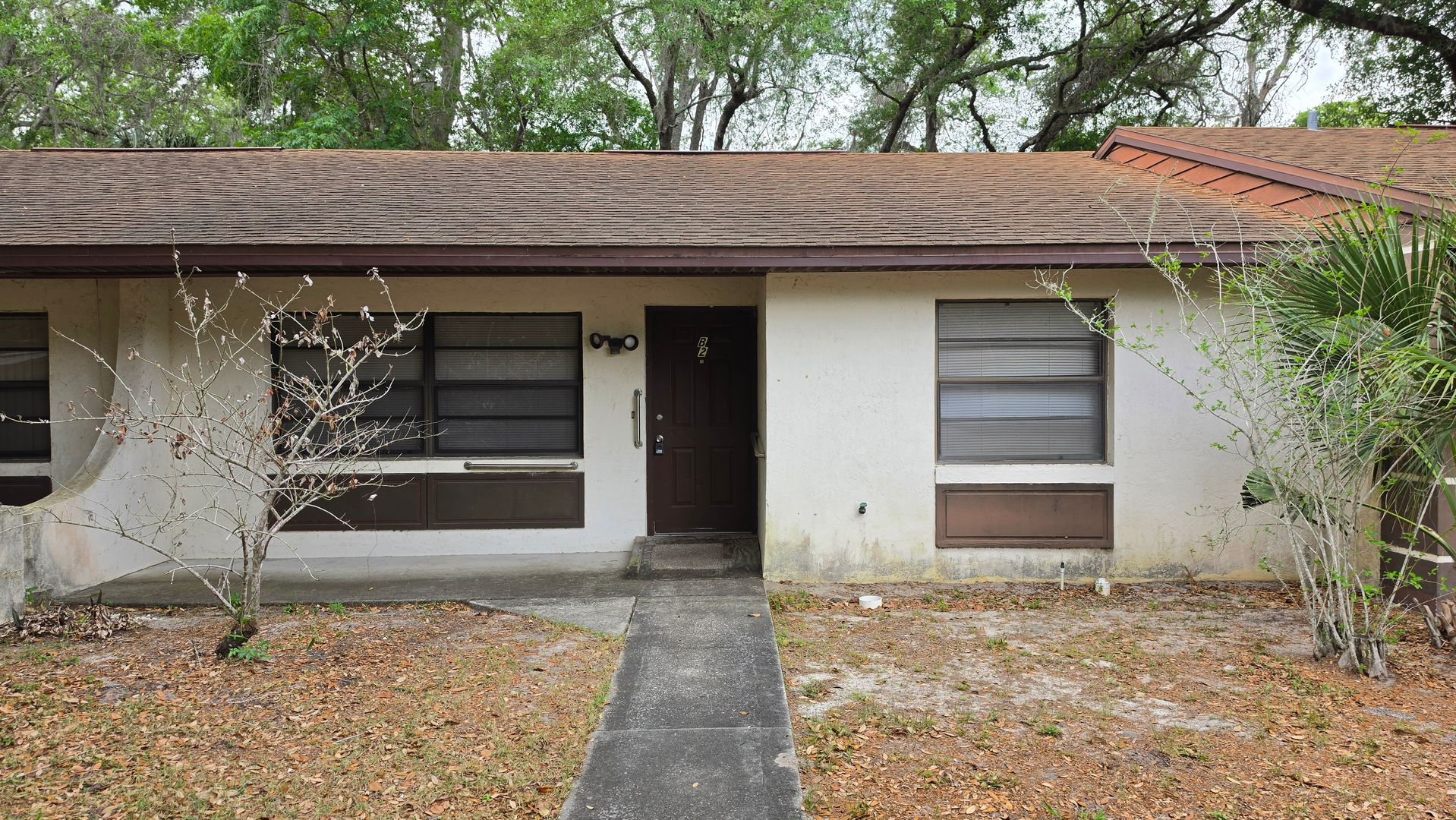 Leesburg Apartment: 2006 High St