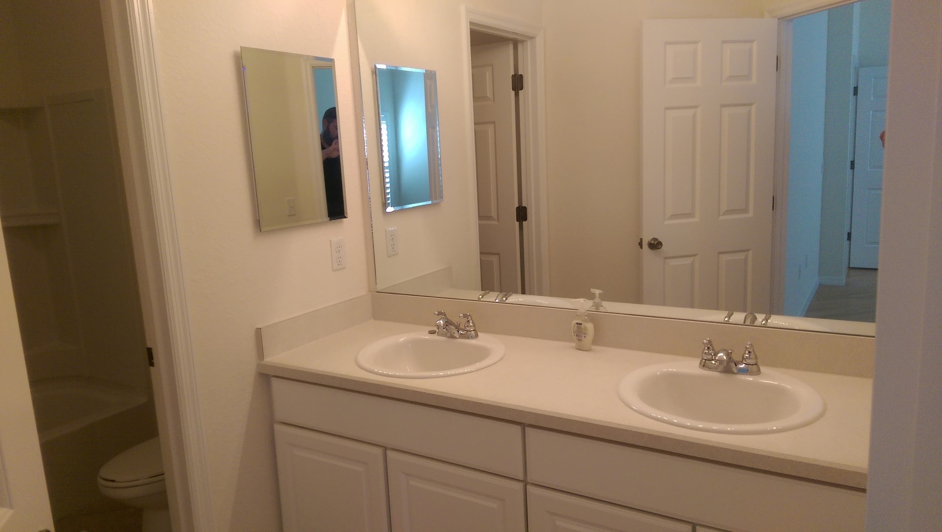 Oxford House: 12415 NE 52nd Lp