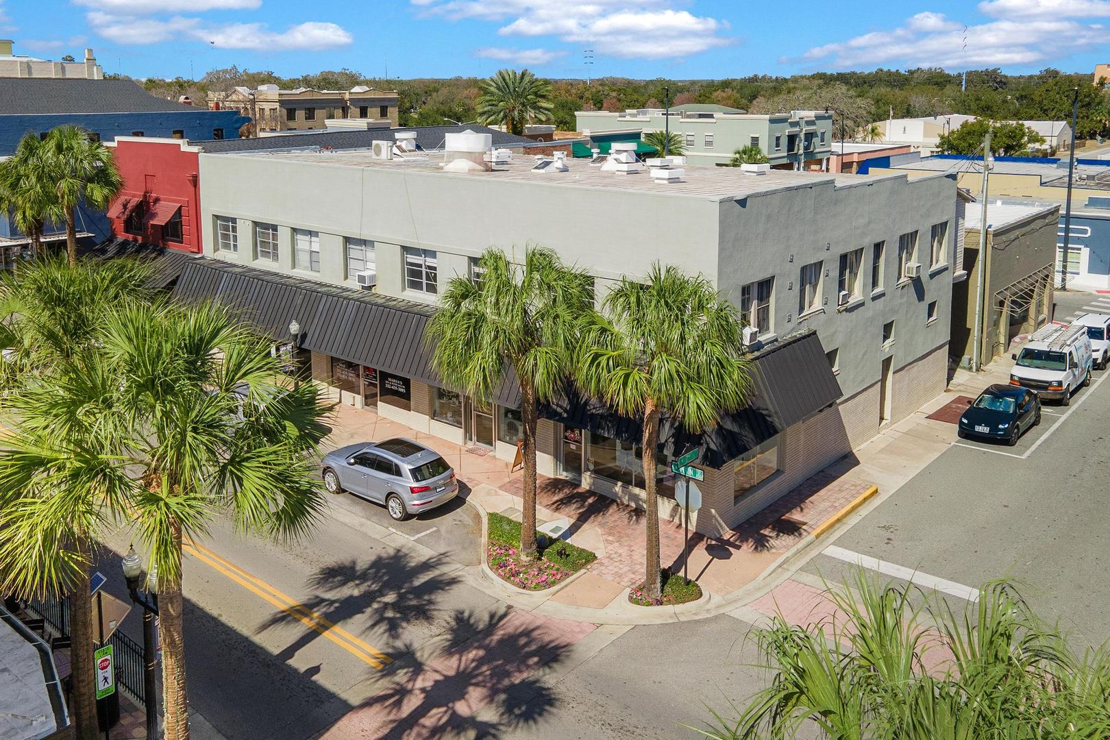 Leesburg Apartment: 206 W. Main Street