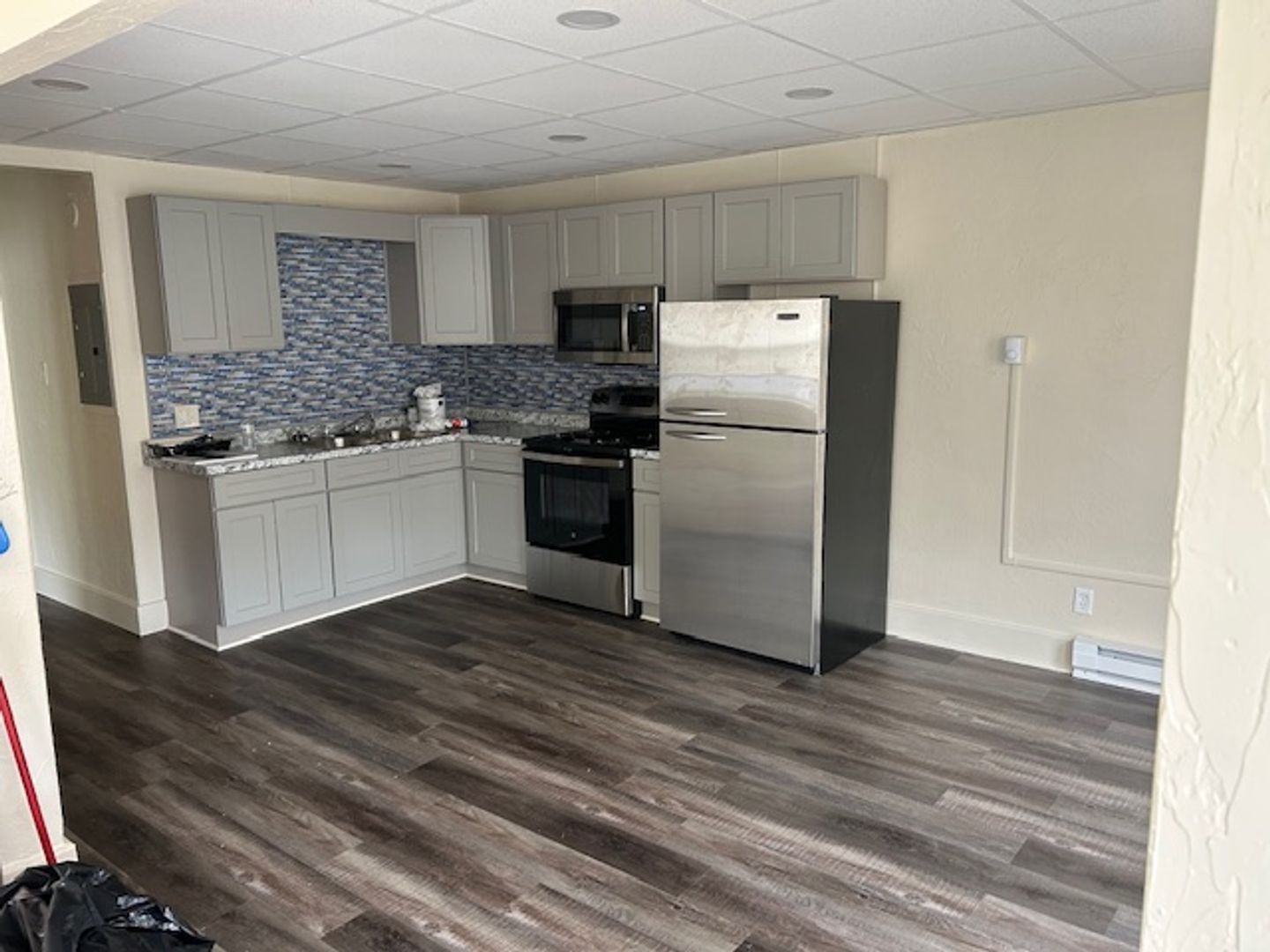 Lebanon Apartment: 49 South 8th St.