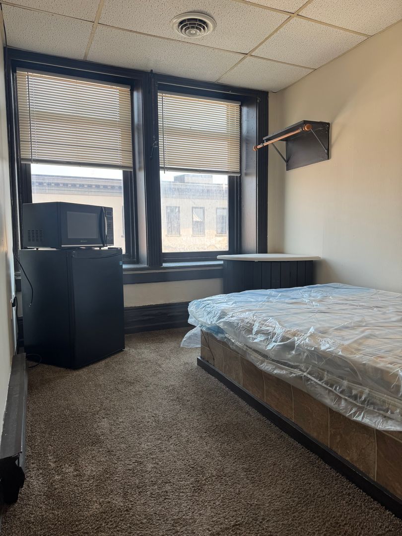 Lebanon Apartment: 800 Cumberland St