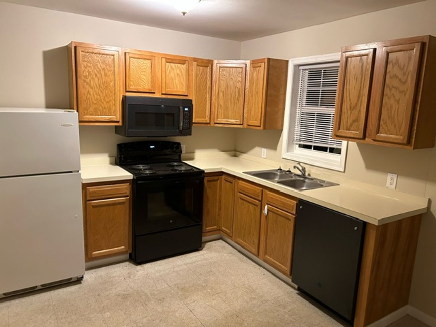 Womelsdorf Apartment: 15 South Second Street