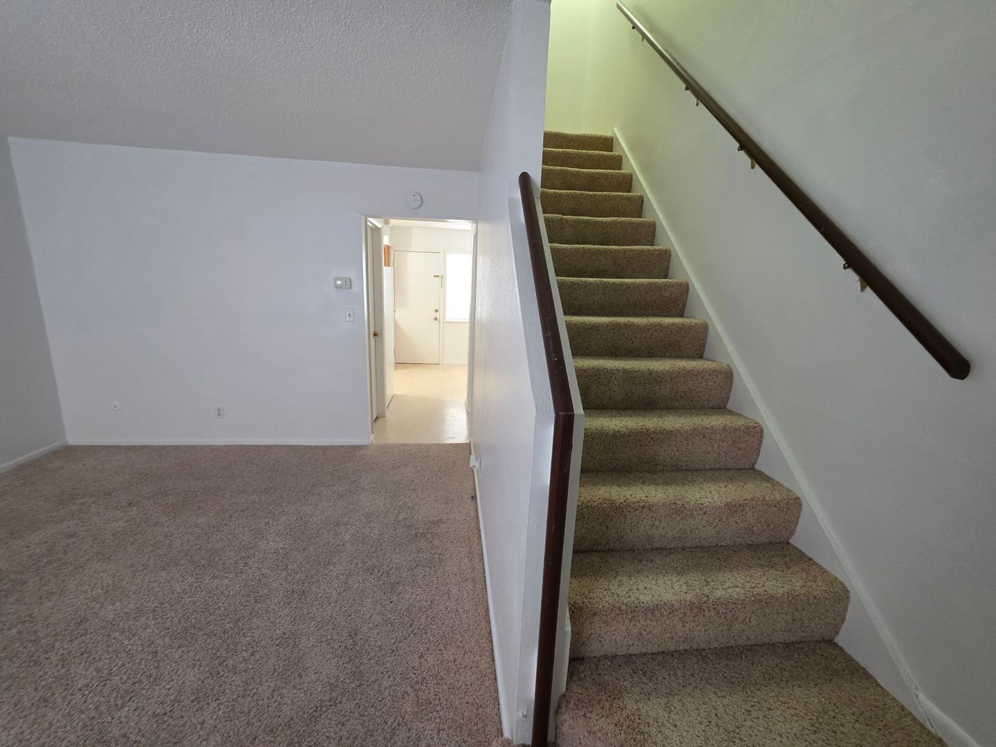 Ottumwa Apartment: 342 E. Park Ave.