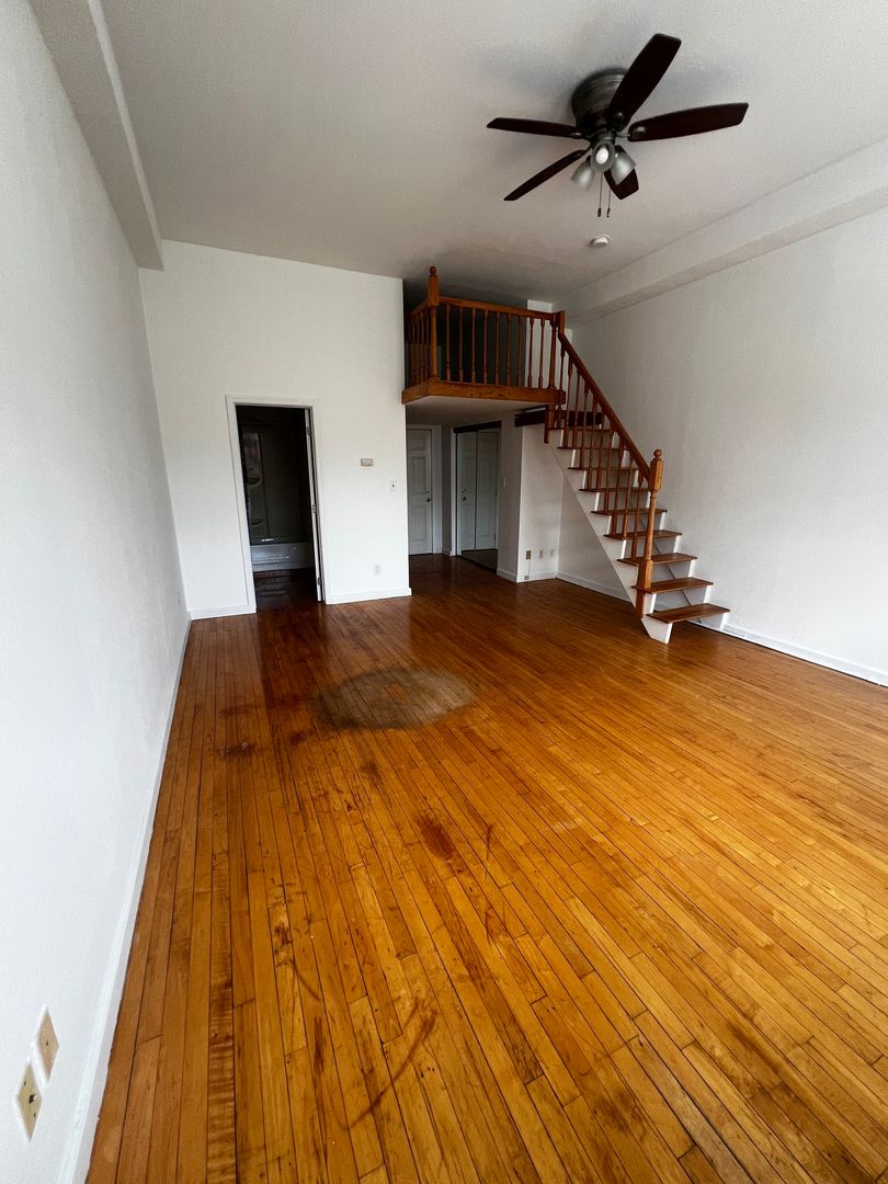 Agency Apartment: 227 W. Wapello St.