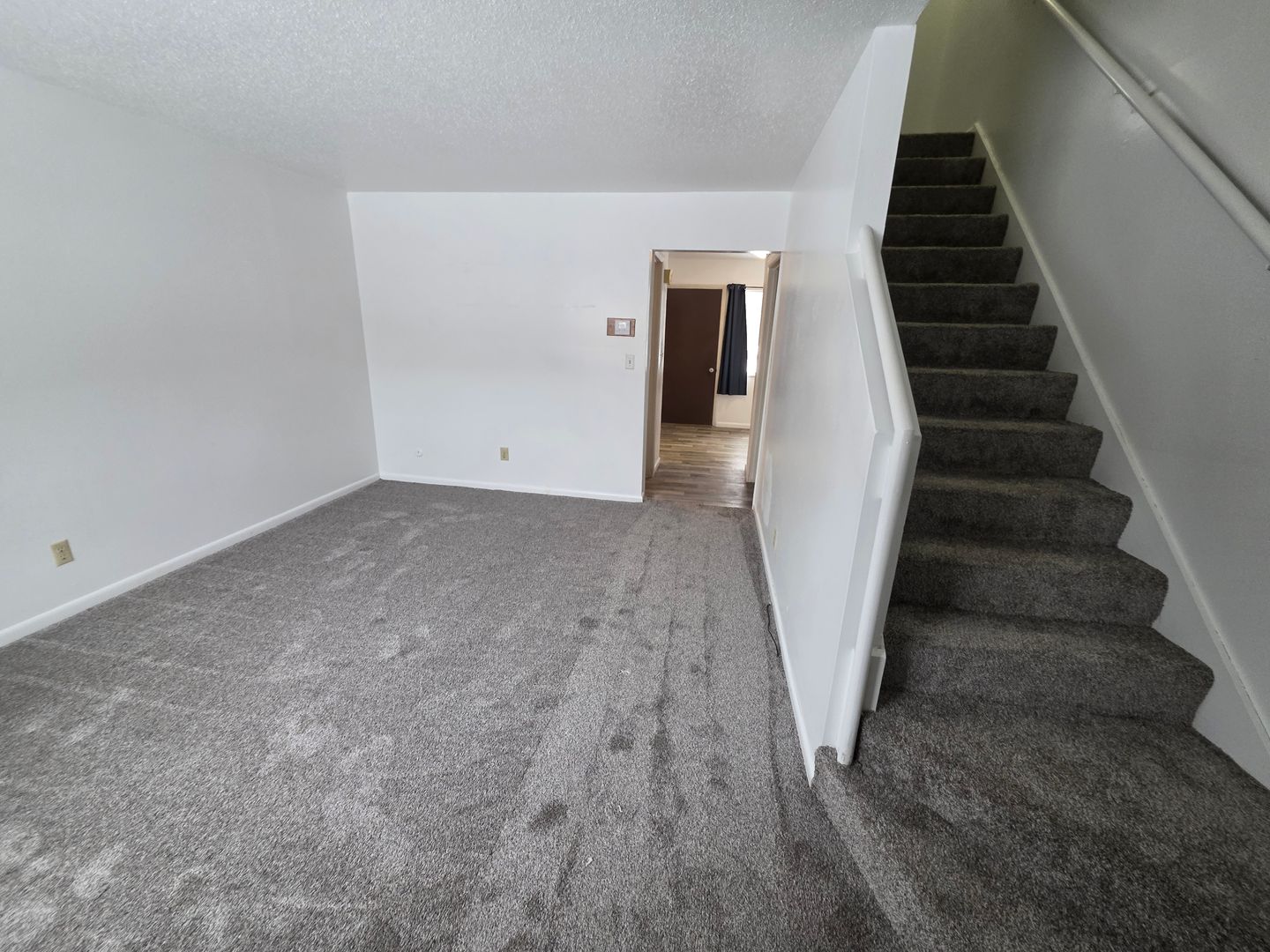 Ottumwa Apartment: 342 E. Park Ave.