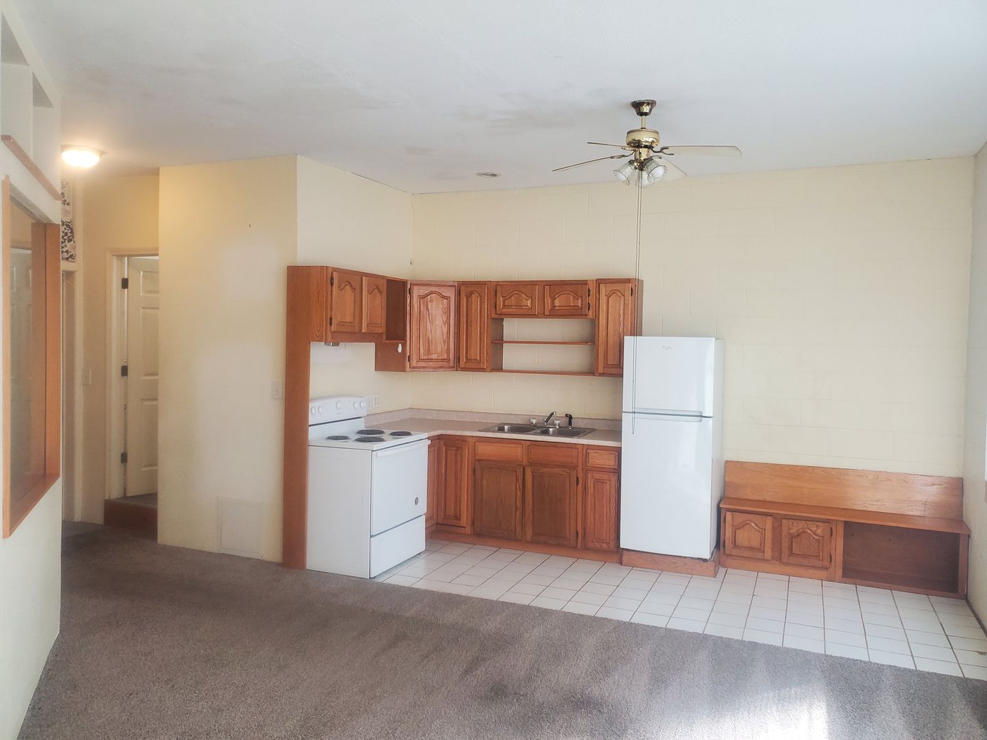Agency Apartment: 227 W. Wapello St.