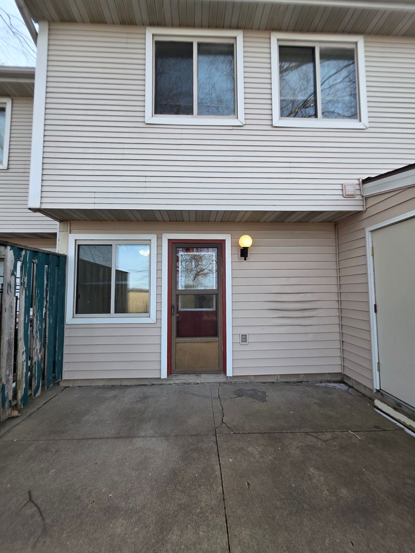 Mt. Pleasant Apartment: 915 W. Hill Ave.