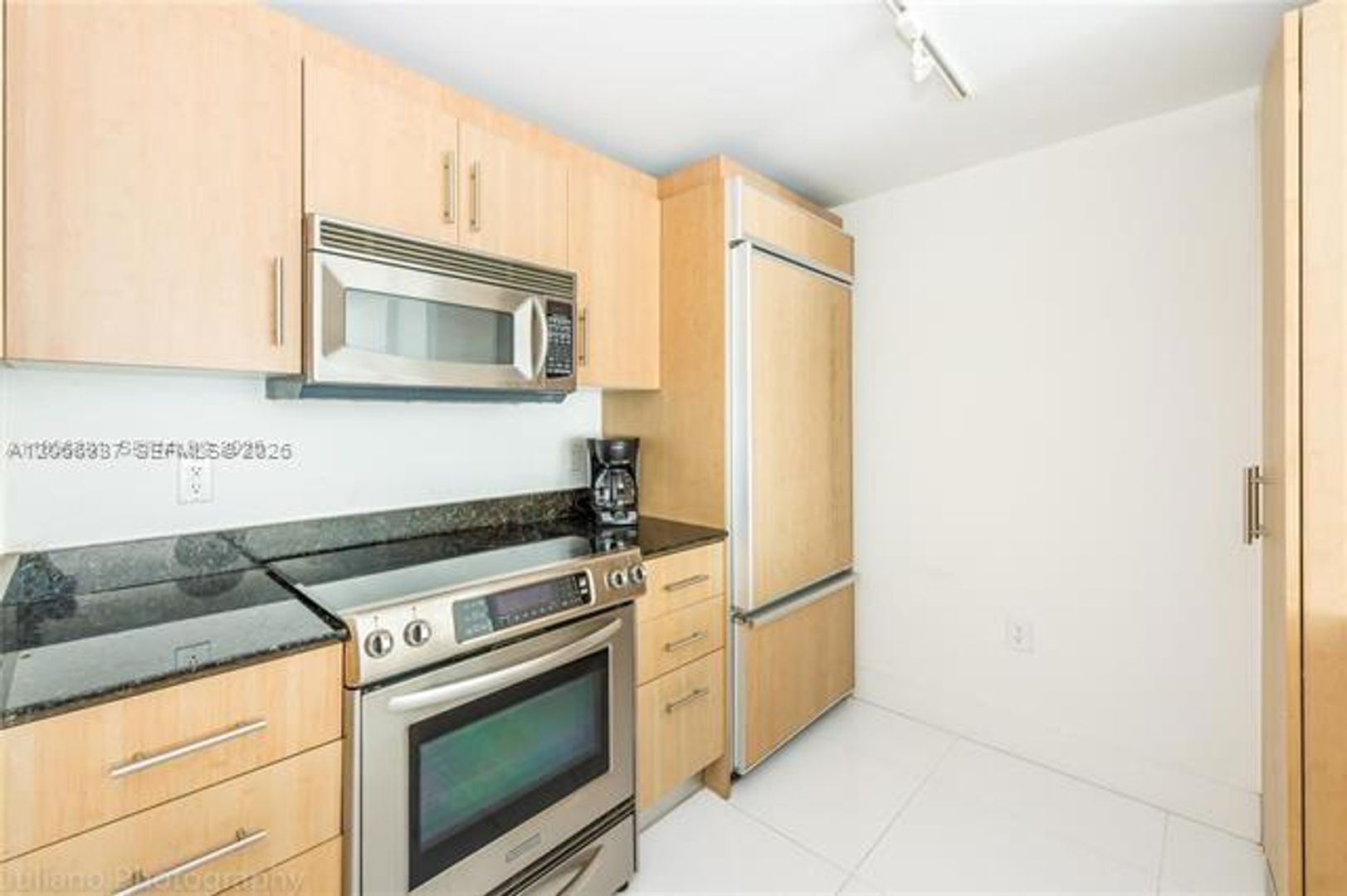 Bal Harbour Condo: 10275 Collins Ave cu-416