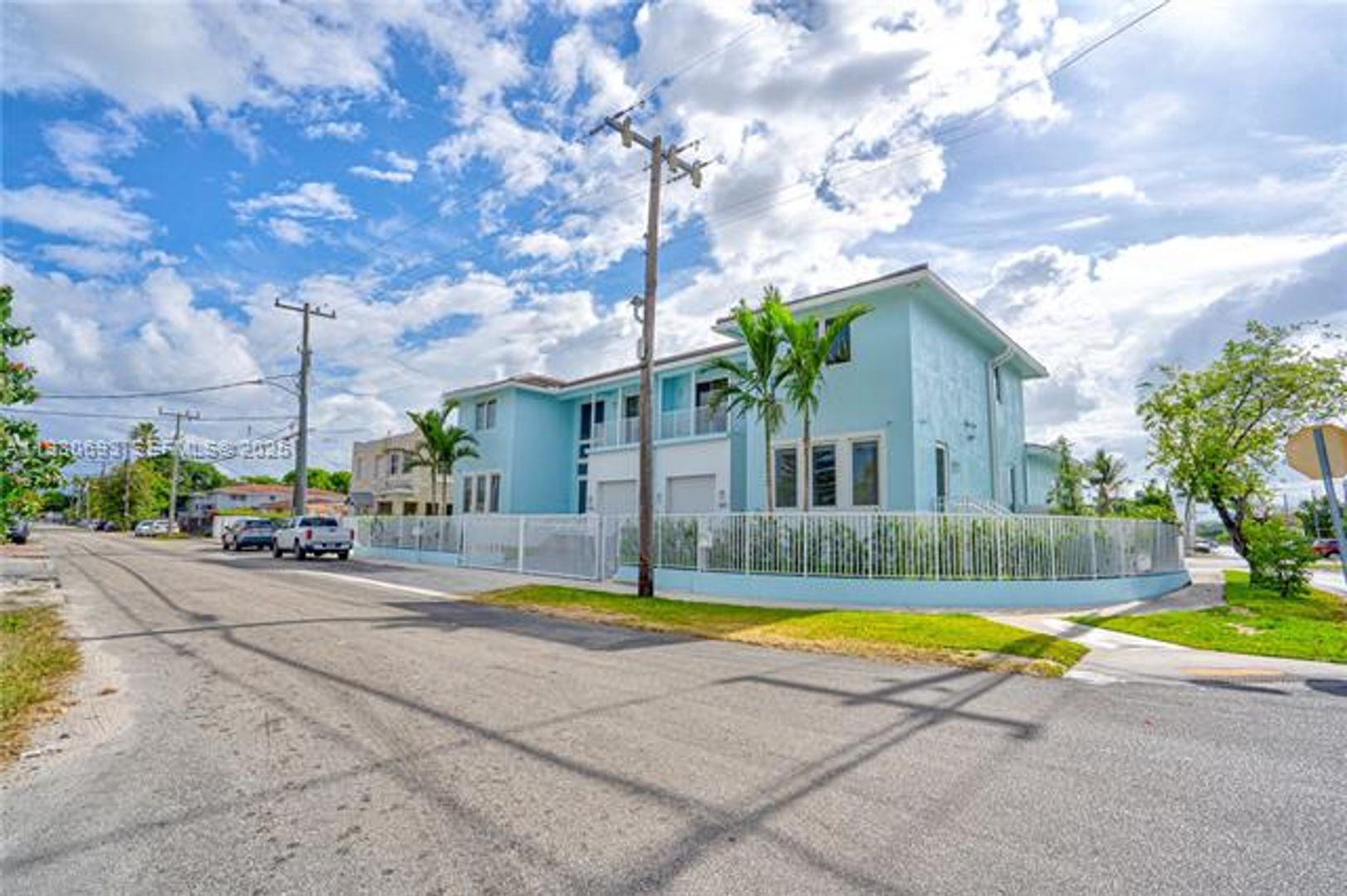 MIAMI House: 1805 NW 22nd Ct TH 1805