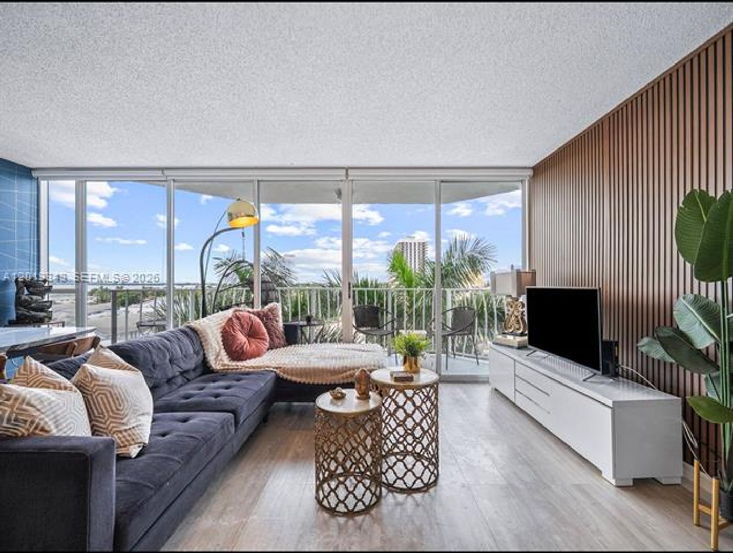 North Bay Village Condo: 7601 E Treasure Dr # 711