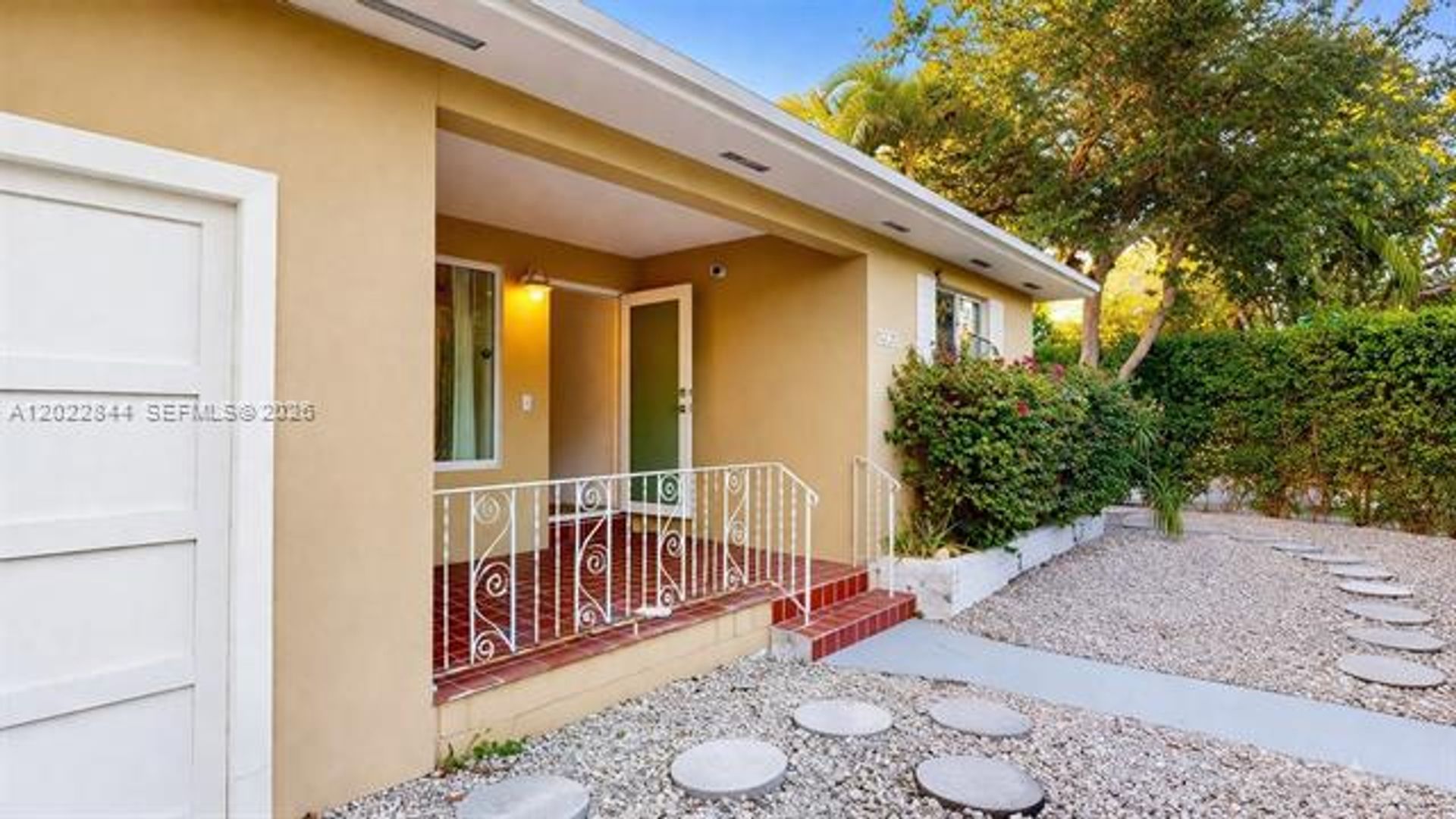 Miami House: 2965 W Trade Ave