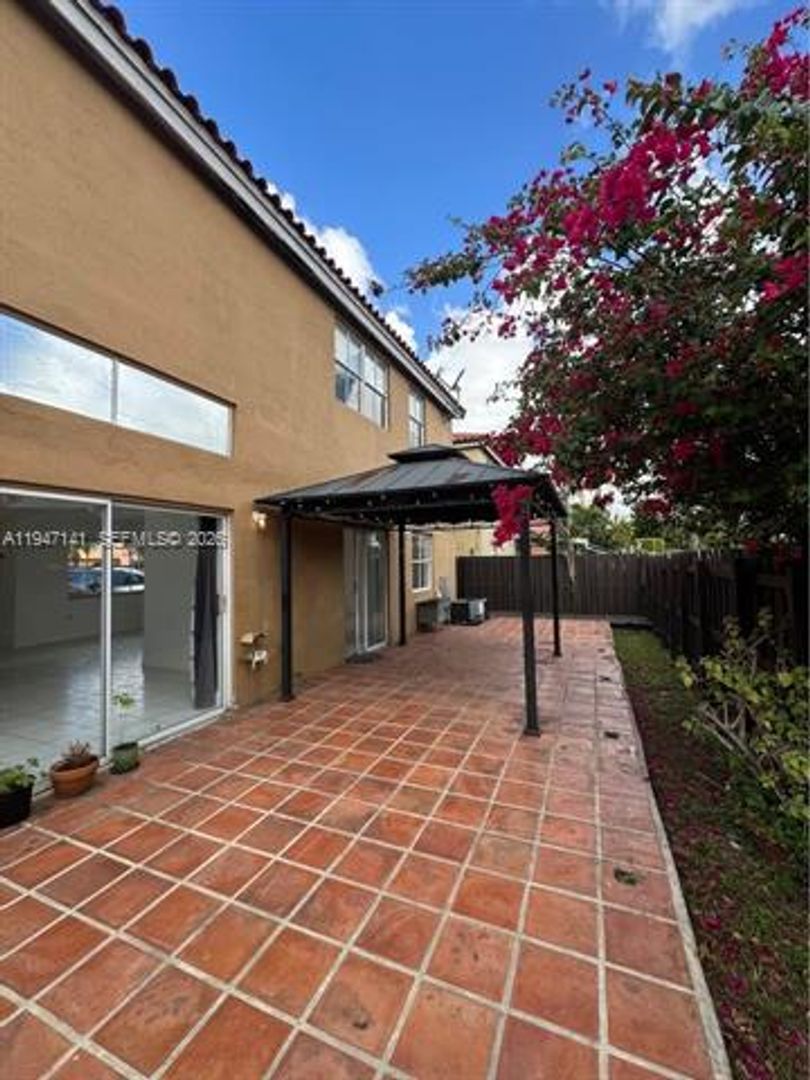 MIAMI House: 8417 NW 1st Ter